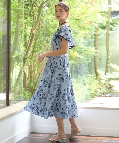 AND COUTURE（アンドクチュール）の「パイピングフラワー柄フリル