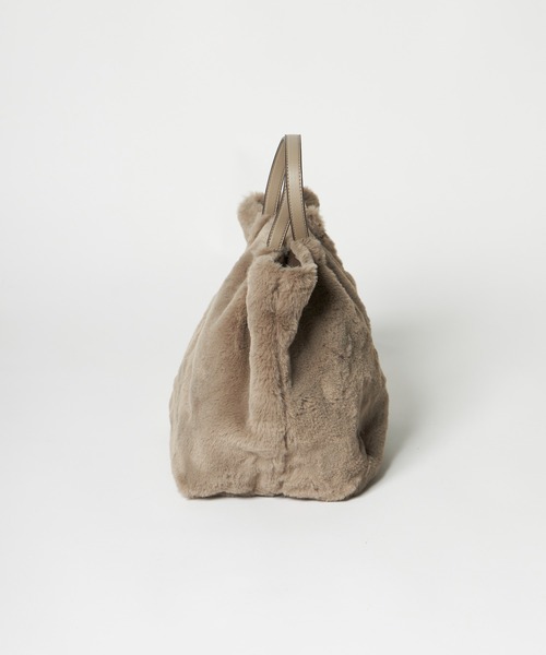 INED CLARO（イネドクラロ）の「フェイクファートートバッグ（トートバッグ・レディース・サンドグレー/グレー/アイボリー・フリー）」の5枚目の写真