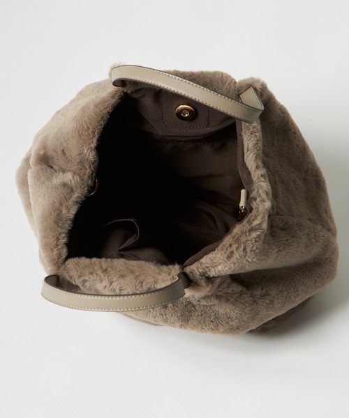 INED CLARO（イネドクラロ）の「フェイクファートートバッグ（トートバッグ・レディース・サンドグレー/グレー/アイボリー・フリー）」の7枚目の写真