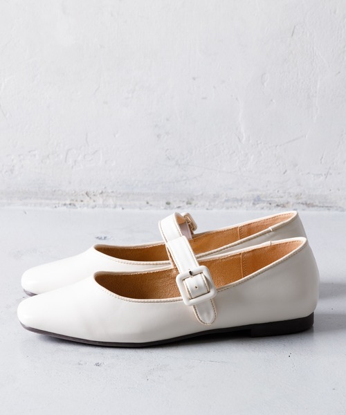 Noubel Voug Relax(ヌーベルヴォーグリラックス)の「スクエアトゥ ストラップ フラット パンプス(パンプス・レディース・アイボリー/ブラック/ベージュ・S/M/L/LL/3L)」の12枚目の写真