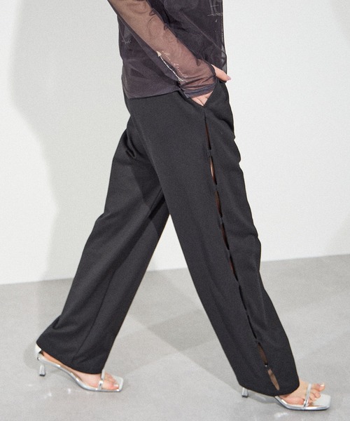 ELLEgirl（エルガール）の「サイドカットスウェットワイドパンツ【ELLEgirl/エル ガール】（スウェットパンツ・レディース・ブラック/ライトパープル/アイボリー・FREE）」の10枚目の写真