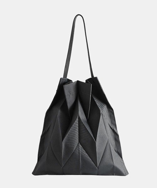 Chick（チック）の「PLEATS TOTEBAG/プリーツトートバッグ（トートバッグ・レディース・ホワイト/ライトグリーン/ブラック/ベージュ・FREE）」の6枚目の写真