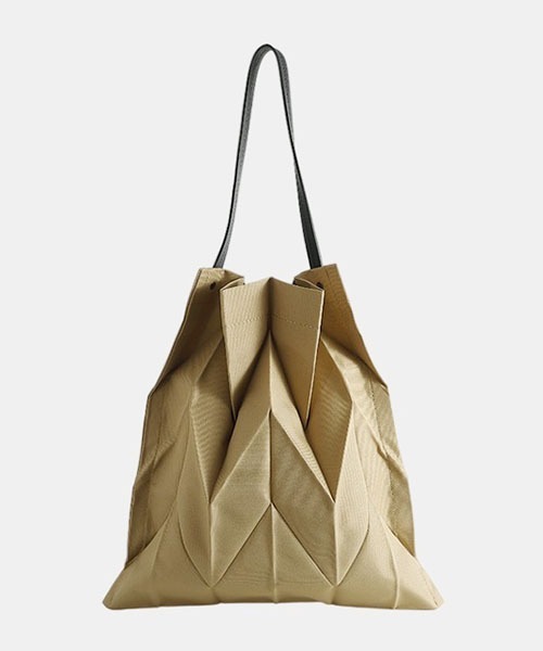 Chick（チック）の「PLEATS TOTEBAG/プリーツトートバッグ（トートバッグ・レディース・ホワイト/ライトグリーン/ブラック/ベージュ・FREE）」の7枚目の写真