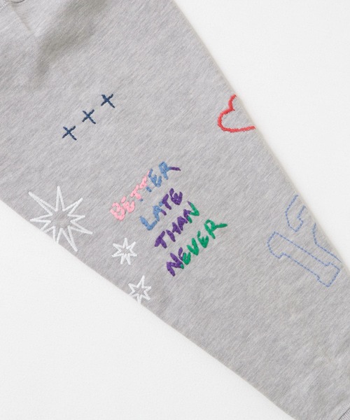 KBF（ケイビーエフ）の「エンブロイダリースウェット（スウェット・レディース・グレー/ネイビー・ONE）」の21枚目の写真