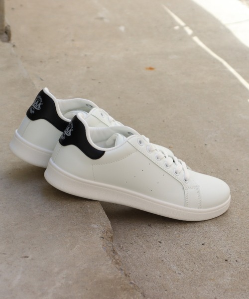 AAA+（サンエープラス）の「軽量 コートスタイルスニーカー（スニーカー・レディース・ホワイト×グリーン/ホワイト×ホワイト/ホワイト×ブラック/ブラック/ブラック×ブラック/ホワイト×レッド・40/41/37/35/38/39/36）」の4枚目の写真