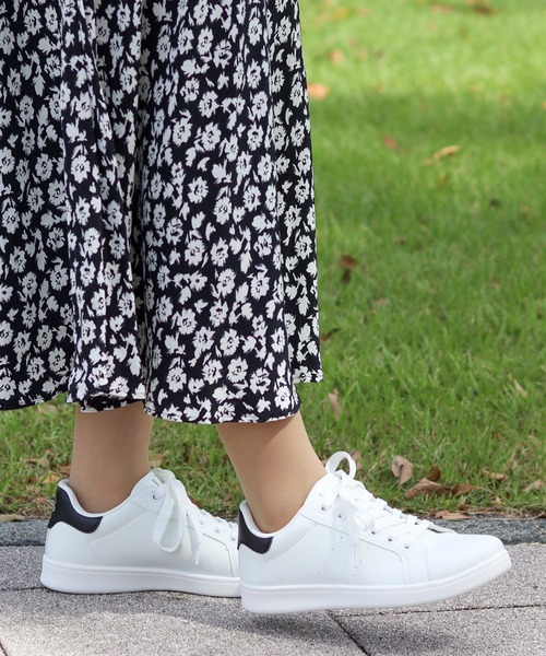 AAA+（サンエープラス）の「軽量 コートスタイルスニーカー（スニーカー・レディース・ホワイト×グリーン/ホワイト×ホワイト/ホワイト×ブラック/ブラック/ブラック×ブラック/ホワイト×レッド・40/41/37/35/38/39/36）」の16枚目の写真