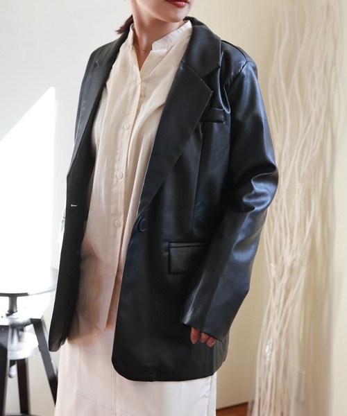 ULEULA（ウルア）の「フェイクレザーテーラードジャケット（テーラードジャケット・レディース・ブラック・FREE）」の3枚目の写真