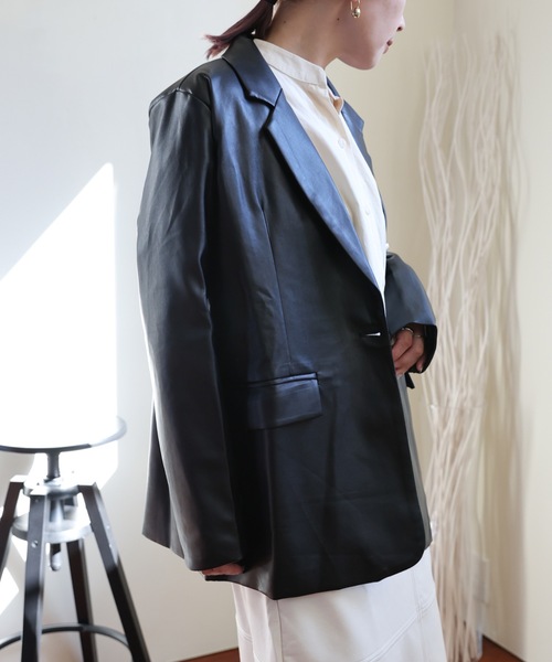 ULEULA（ウルア）の「フェイクレザーテーラードジャケット（テーラードジャケット・レディース・ブラック・FREE）」の5枚目の写真