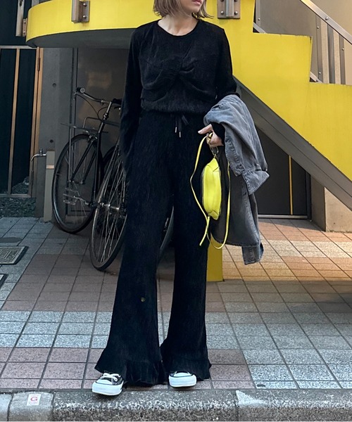 mi via loca（ミヴィアロカ）の「シャイニーベロアプリーツ レイヤードTWISTビスチェトップス（Tシャツ/カットソー・レディース・ブラック/ブルー/マスタード・FREE）」の20枚目の写真