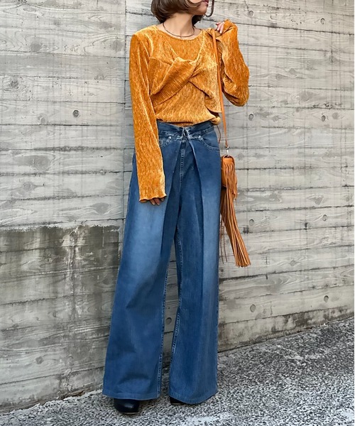 mi via loca（ミヴィアロカ）の「シャイニーベロアプリーツ レイヤードTWISTビスチェトップス（Tシャツ/カットソー・レディース・ブラック/ブルー/マスタード・FREE）」の15枚目の写真