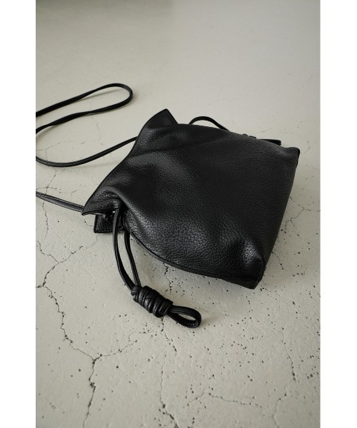 AZUL by moussy(アズールバイマウジー)の「ドローストリングポーチバッグ(ショルダーバッグ・レディース・ブラック/ターコイズブルー/イエロー・FREE)」の5枚目の写真
