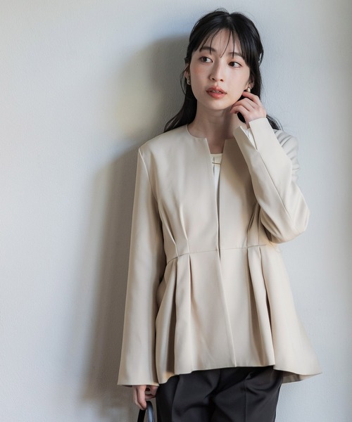 coca(coca)(コカ)の「セットアップ対応ぺプラムジャケット(ノーカラージャケット・レディース・ネイビー/ライトベージュ・M/L)」の12枚目の写真