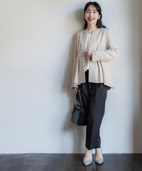 coca(coca)(コカ)の「セットアップ対応ぺプラムジャケット(ノーカラージャケット・レディース・ネイビー/ライトベージュ・M/L)」の16枚目の写真