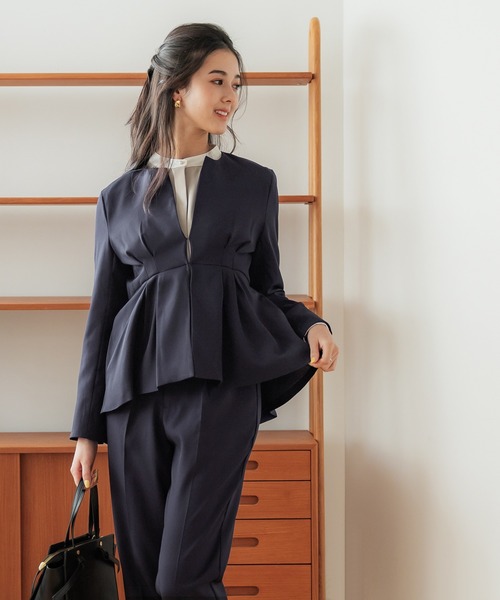 coca(coca)(コカ)の「セットアップ対応ぺプラムジャケット(ノーカラージャケット・レディース・ネイビー/ライトベージュ・M/L)」の10枚目の写真