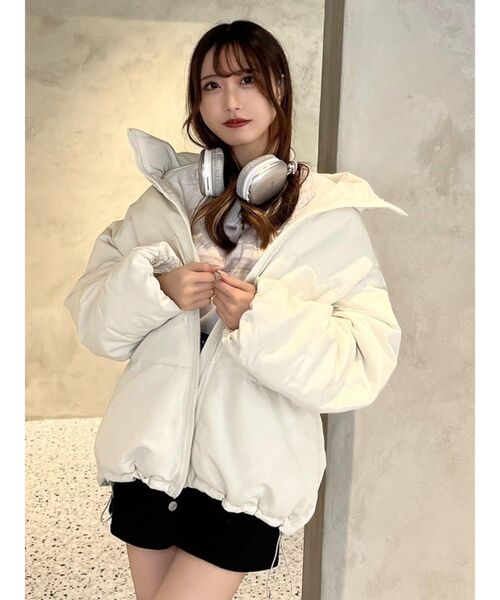 EATME（イートミー）の「スタンドカラーパフジャケット（ブルゾン・レディース・ブラック/アイボリー・FREE）」の3枚目の写真