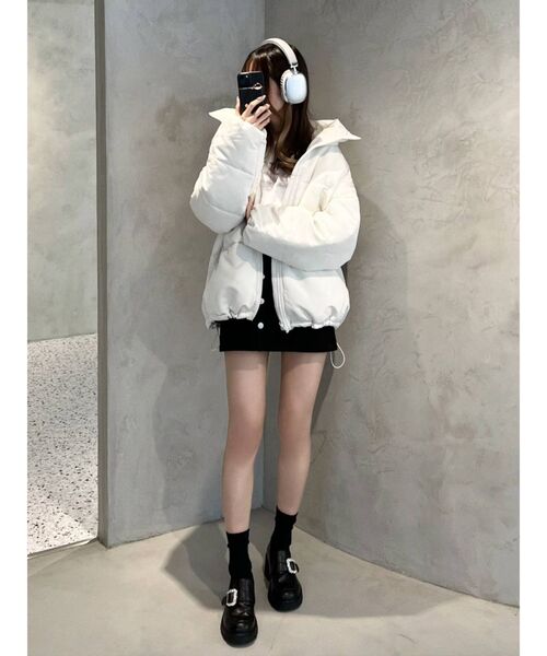 EATME（イートミー）の「スタンドカラーパフジャケット（ブルゾン・レディース・ブラック/アイボリー・FREE）」の6枚目の写真