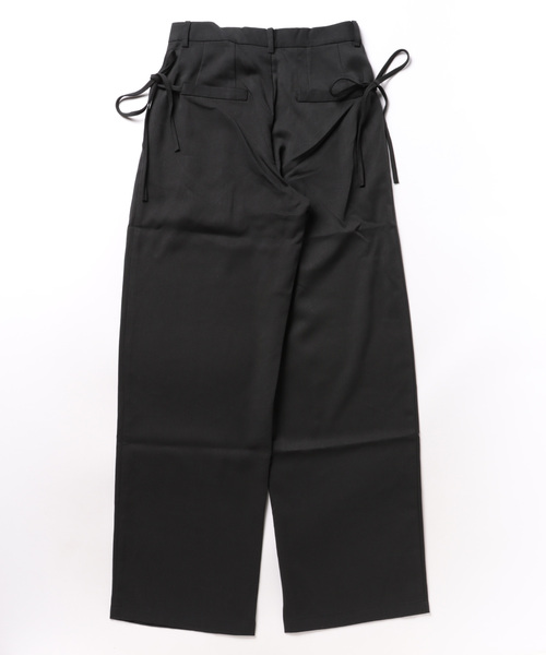 SPINNS(スピンズ)の「サイドリボンデザイン タックパンツ(スラックス・レディース・ブラック/グレイッシュベージュ/チャコール・ONESIZE)」の4枚目の写真