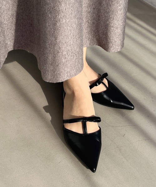 Olu.（オルドット）の「リボンデザインフラットシューズ（パンプス・レディース・ブラック/ブラウン系その他・39/37/35）」の5枚目の写真