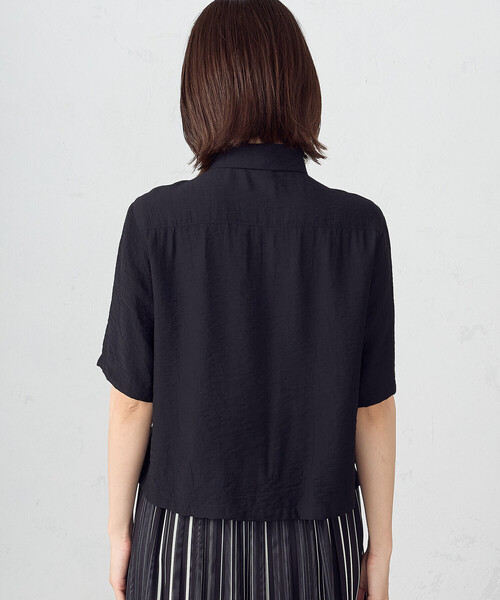 COMME CA ISM(コムサイズム)の「楊柳 クロップト 半袖シャツ(シャツ/ブラウス・レディース・キナリ/ブラック・LARGE/MEDIUM)」の13枚目の写真