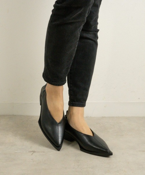 Fabby fabby(ファビィーファビィー)の「バックギャザーポインテッドパンプス(パンプス・レディース・イエロー/オフホワイト/ブラック/シルバー・MEDIUM/LARGE/SMALL)」の9枚目の写真