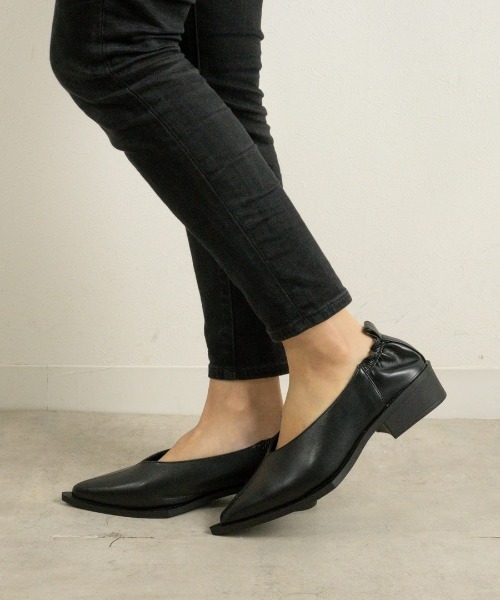 Fabby fabby(ファビィーファビィー)の「バックギャザーポインテッドパンプス(パンプス・レディース・イエロー/オフホワイト/ブラック/シルバー・MEDIUM/LARGE/SMALL)」の11枚目の写真