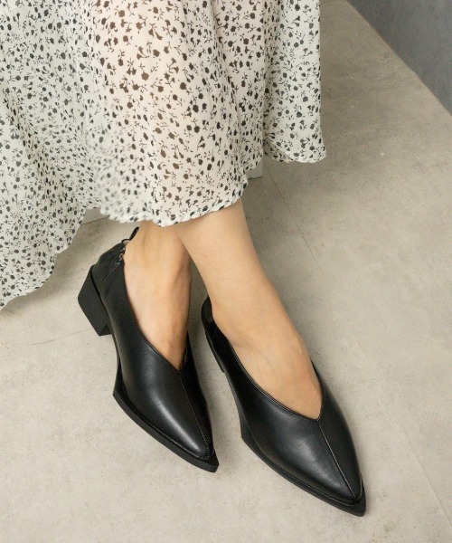 Fabby fabby(ファビィーファビィー)の「バックギャザーポインテッドパンプス(パンプス・レディース・イエロー/オフホワイト/ブラック/シルバー・MEDIUM/LARGE/SMALL)」の12枚目の写真