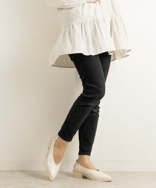 Fabby fabby(ファビィーファビィー)の「バックギャザーポインテッドパンプス(パンプス・レディース・イエロー/オフホワイト/ブラック/シルバー・MEDIUM/LARGE/SMALL)」の21枚目の写真