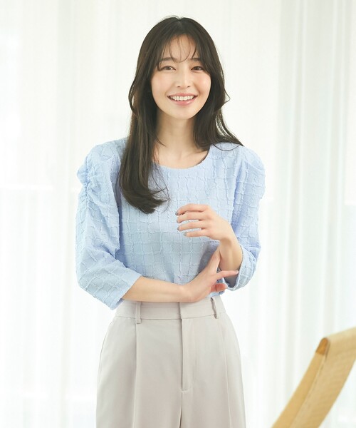 index（インデックス）の「◆UV ギャザースリーブトップス【イージーケア/洗濯機洗い可】（Tシャツ/カットソー・レディース・オフホワイト/サックスブルー/ブラック/ライトイエロー系・36/42/40/38）」の5枚目の写真