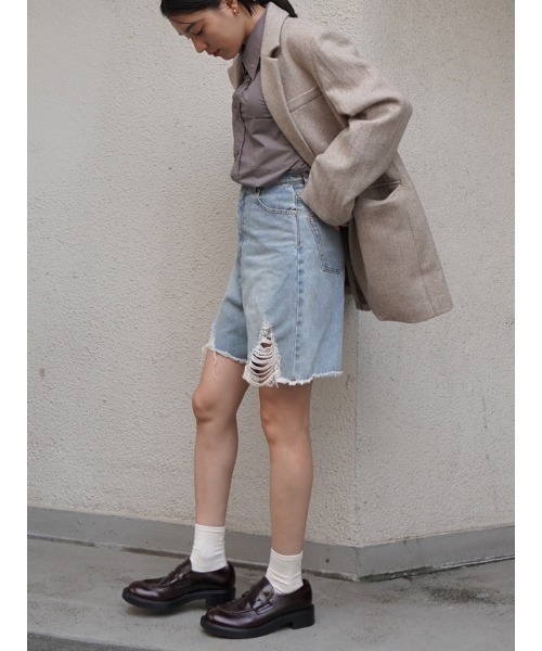 CHAROL（シャロル）の「クラッシュハーフデニム（デニムパンツ・レディース・ブルー/ライトブルー・S/M）」の4枚目の写真