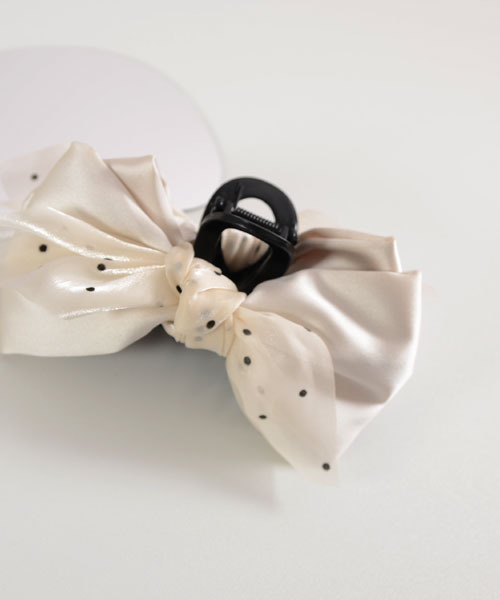TONE SELECT GOODS（トーンセレクトグッズ）の「【float】リボン ドット 結びデザイン ヘアバンスクリップ（バレッタ/ヘアクリップ・レディース・オフホワイト/ブラック・FREE）」の3枚目の写真