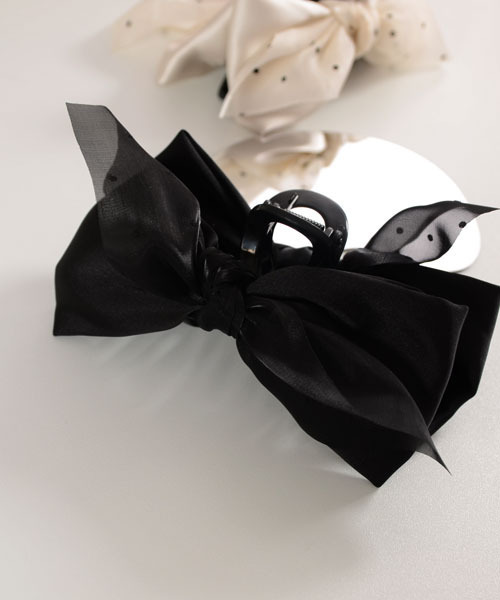 TONE SELECT GOODS（トーンセレクトグッズ）の「【float】リボン ドット 結びデザイン ヘアバンスクリップ（バレッタ/ヘアクリップ・レディース・オフホワイト/ブラック・FREE）」の8枚目の写真