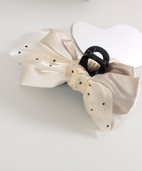 TONE SELECT GOODS（トーンセレクトグッズ）の「【float】リボン ドット 結びデザイン ヘアバンスクリップ（バレッタ/ヘアクリップ・レディース・オフホワイト/ブラック・FREE）」の5枚目の写真