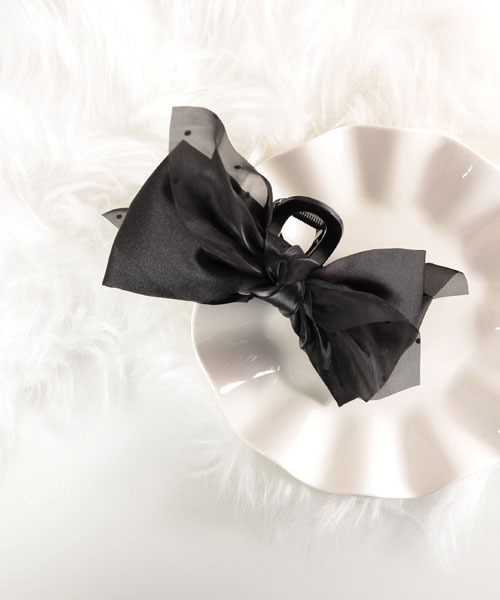 TONE SELECT GOODS（トーンセレクトグッズ）の「【float】リボン ドット 結びデザイン ヘアバンスクリップ（バレッタ/ヘアクリップ・レディース・オフホワイト/ブラック・FREE）」の7枚目の写真