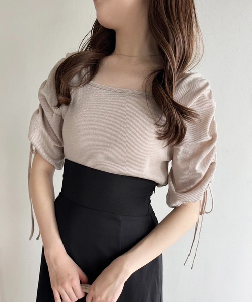 one after another NICE CLAUP（ワンアフターアナザーナイスクラップ）の「スクエアネックドロストラメトップス（Tシャツ/カットソー・レディース・ピンクベージュ/シルバー/ブラック・FREE）」の16枚目の写真