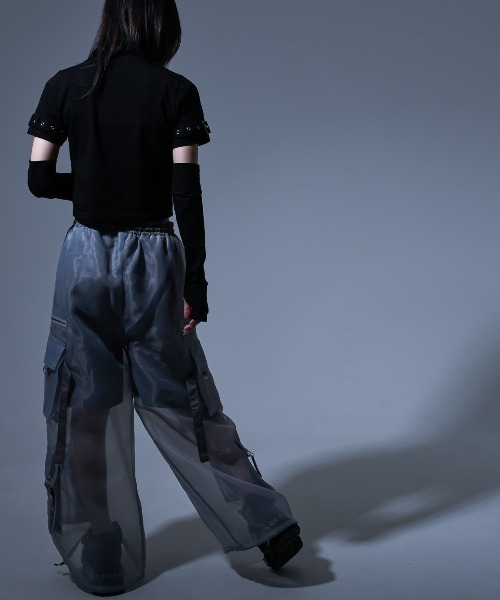 REFLEM【レフレム】メタルパーツネッククロップドスカルTシャツ　グレー REFLEM tシャツ 「REFLEM/レフレム」スカルプリントクロップドT