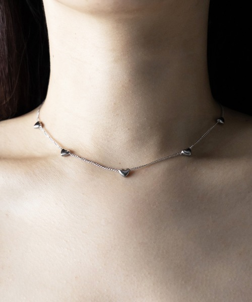 me+em select（ミームセレクト）の「ミニマルハートチェーンチョーカーネックレス ／ MINIMAL HEART CHAIN CHOKER NECKLACE（ネックレス・レディース・シルバー・FREE）」の10枚目の写真