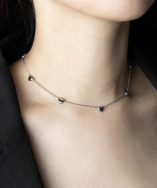 me+em select（ミームセレクト）の「ミニマルハートチェーンチョーカーネックレス ／ MINIMAL HEART CHAIN CHOKER NECKLACE（ネックレス・レディース・シルバー・FREE）」の5枚目の写真
