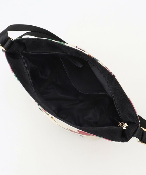 TOCCA(トッカ)の「LOVE MY COLOR CROSSBODY BAG バッグ(ショルダーバッグ・レディース・アイボリー系/カーキ系/ブラック系/ブラック系5/ピンク系/ネイビー系/ベージュ系/ブルー系・F)」の20枚目の写真