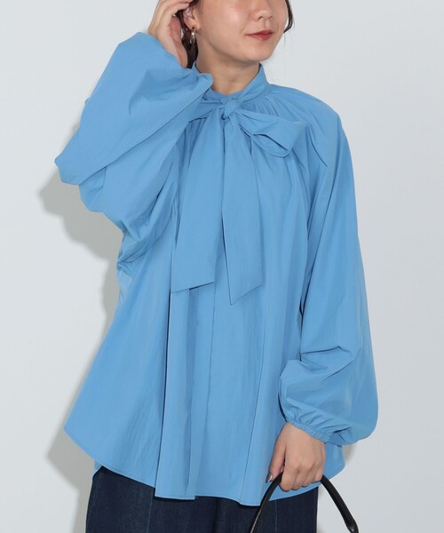 BEAMS HEART（ビームスハート）の「ボウタイセット ノーカラー ブラウス（シャツ/ブラウス・レディース・チャコールグレー/ホワイト系その他5/サックスブルー・FREE）」の8枚目の写真