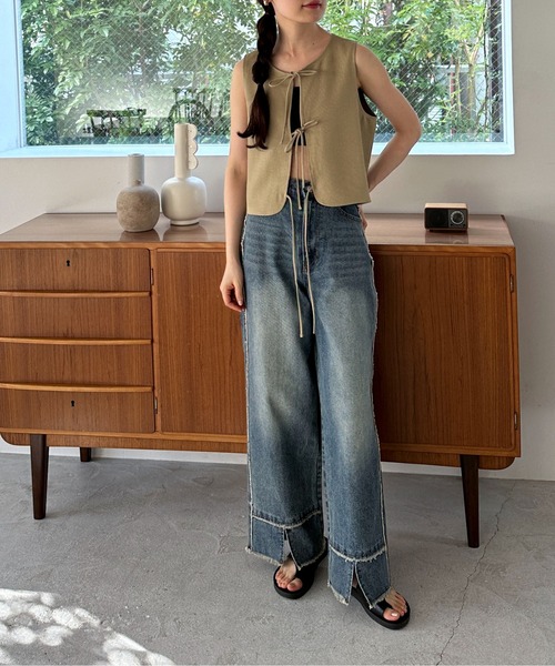 feepur（フェピュール）の「サイドフリンジスリットワイドデニム（デニムパンツ・レディース・ブラック/グレー/ブルー・SMALL/MEDIUM）」の12枚目の写真