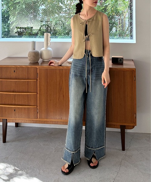 feepur（フェピュール）の「サイドフリンジスリットワイドデニム（デニムパンツ・レディース・ブラック/グレー/ブルー・SMALL/MEDIUM）」の13枚目の写真