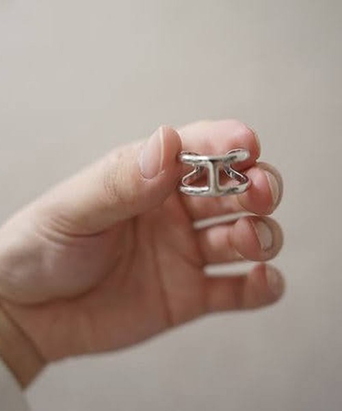 SBG（エスビー）の「インフルエンサーTakiコラボ SBG オープンリング（リング・メンズ・シルバー・FREE）」の6枚目の写真