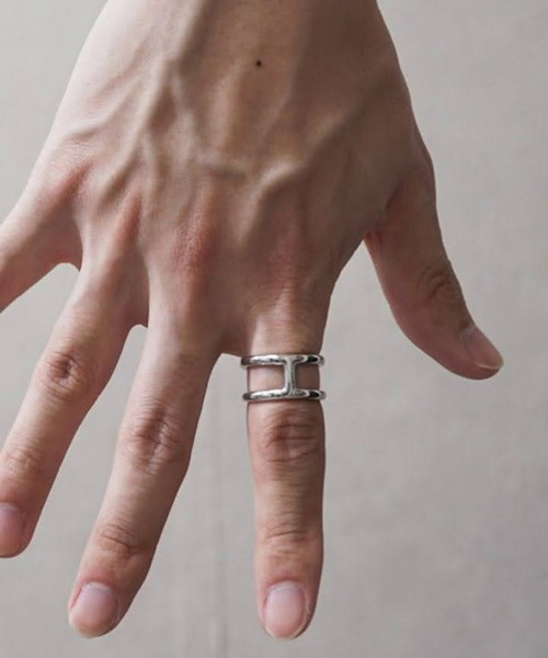 SBG（エスビー）の「インフルエンサーTakiコラボ SBG オープンリング（リング・メンズ・シルバー・FREE）」の2枚目の写真