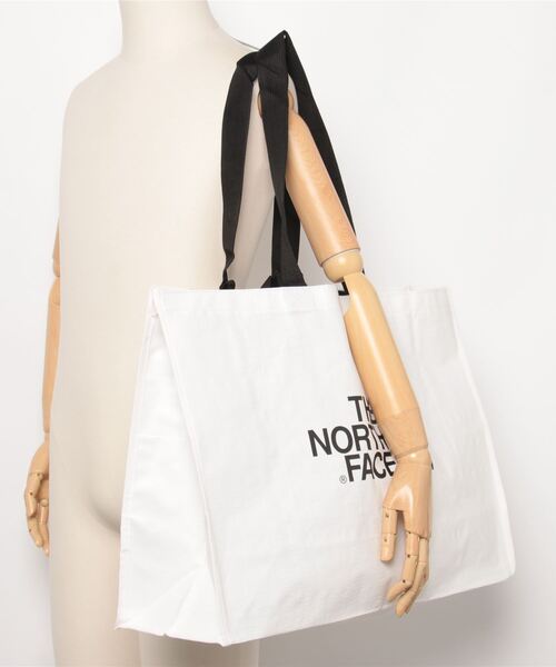 THE NORTH FACE(ザノースフェイス)の「【THE NORTH FACE】ノースフェイス SHOPPER BAG ホワイトレーベル ショッパーバッグ Lサイズ(トートバッグ・レディース・ホワイト/ホワイト系その他2・L)」の10枚目の写真
