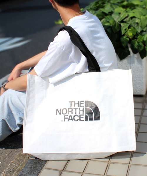 THE NORTH FACE(ザノースフェイス)の「【THE NORTH FACE】ノースフェイス SHOPPER BAG ホワイトレーベル ショッパーバッグ Lサイズ(トートバッグ・レディース・ホワイト/ホワイト系その他2・L)」の8枚目の写真