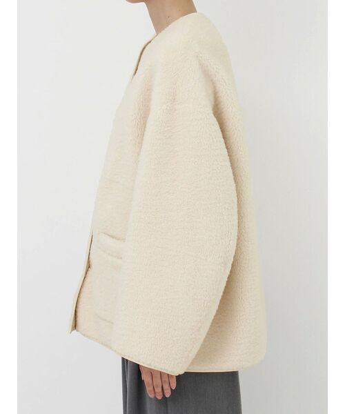 LAGUNAMOON(ラグナムーン)の「リバーシブルボアムートンブルゾン(ブルゾン・レディース・アイボリー/チャコールグレー・FREE)」の4枚目の写真