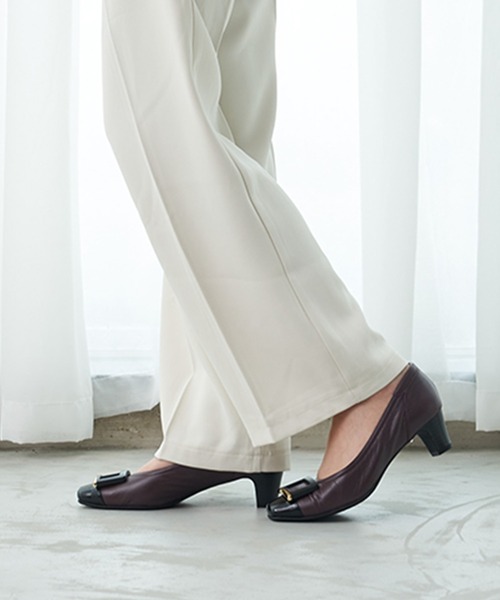 Riz raffinee（リズラフィーネ）の「【３E】エナメルコンビバックルパンプス（パンプス・レディース・ブラック/ワイン/デザートカモ・22.5cm/23cm/23.5cm/24cm/24.5cm）」の5枚目の写真