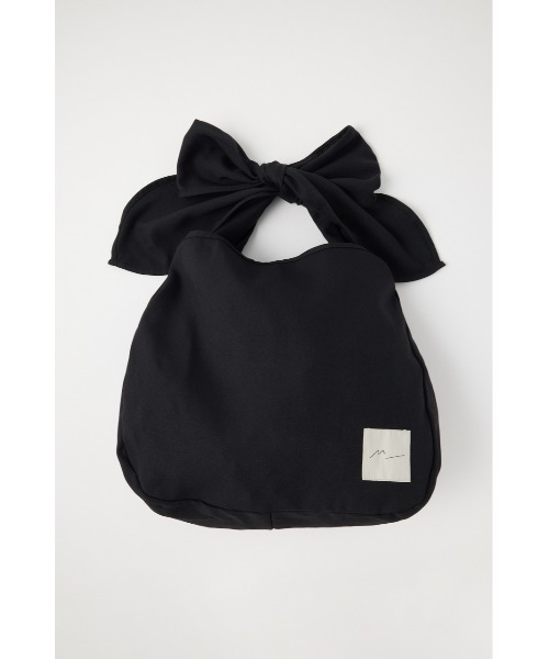 M_（エムアンダーバー）の「原料の一部にリサイクルポリエステルを使用　持ち手の長さを結び方で調整できる大容量のトートバッグ（ショルダーバッグ・レディース・グレー/ブラック・FREE）」の2枚目の写真