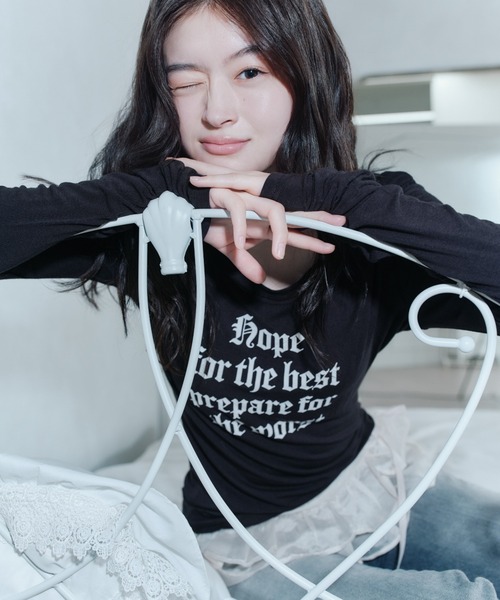 FCMM(エフシーエムエム)の「LETTRING L/S TEE/レタリングロングスリーブT(Tシャツ/カットソー・レディース・ホワイト/ブラック/グレー・MEDIUM/SMALL)」の7枚目の写真