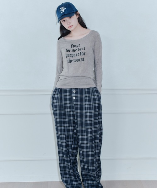 FCMM(エフシーエムエム)の「LETTRING L/S TEE/レタリングロングスリーブT(Tシャツ/カットソー・レディース・ホワイト/ブラック/グレー・MEDIUM/SMALL)」の12枚目の写真